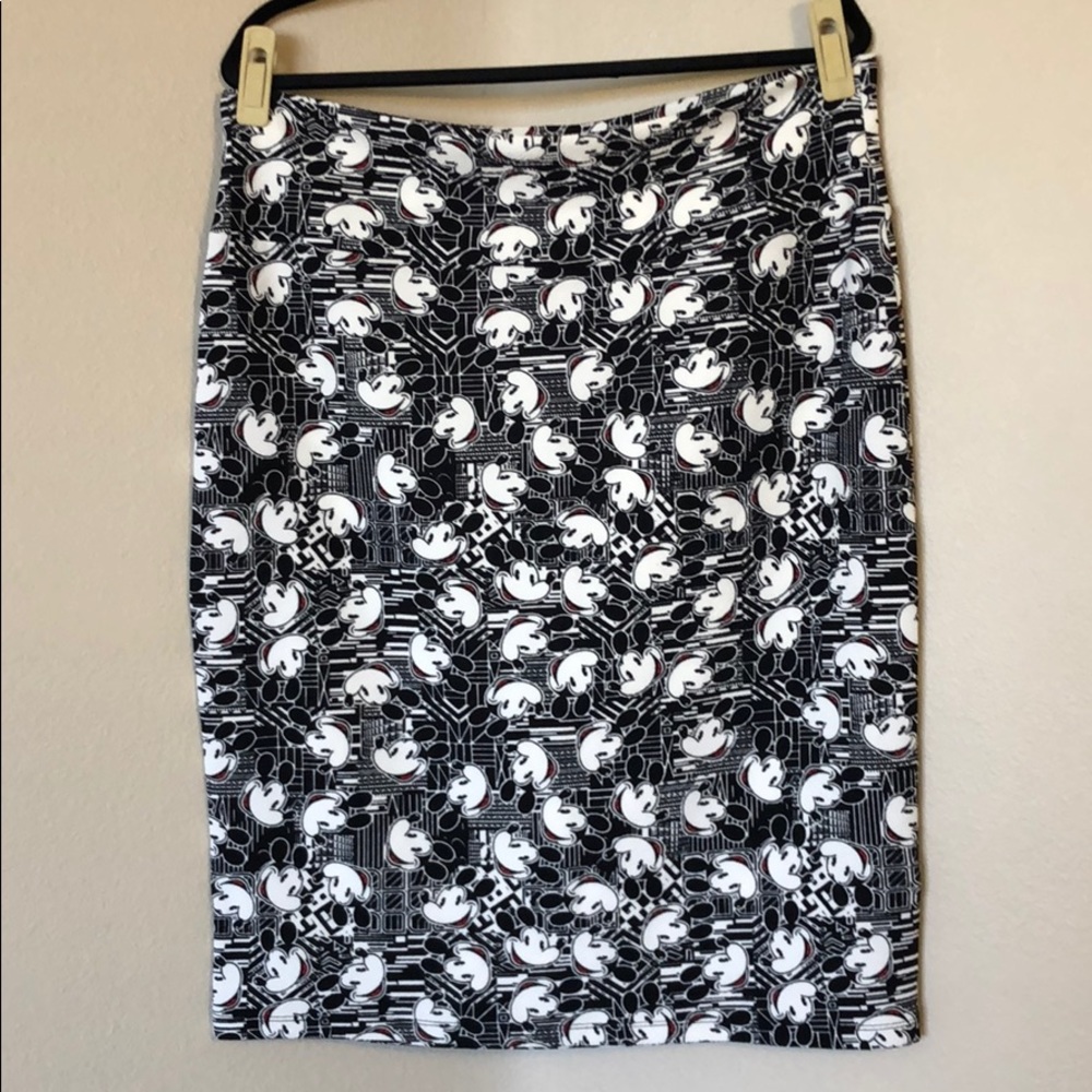 B&W Mickey print 2XL Lularoe Disney Cassie Skirt